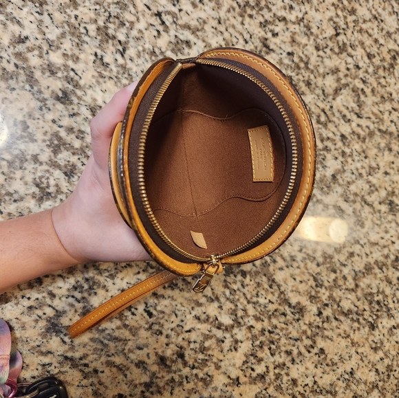 Louis Vuitton Ellipse Clutch - Picture 5 of 7